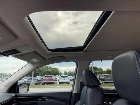 Certified 2025 Honda Pilot Touring image 24