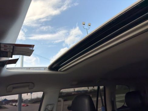 Used 2018 Nissan Armada SL w/ Moonroof Package image 12