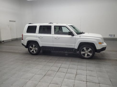 Used 2016 Jeep Patriot High Altitude FWD image 11