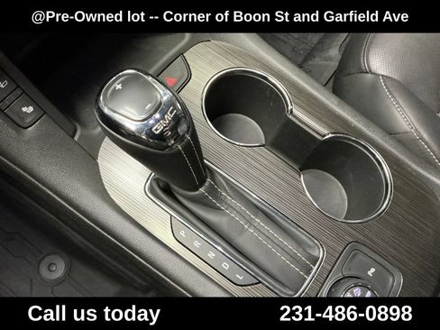 Used 2019 GMC Acadia SLT AWD/4WD image 25