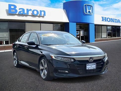 Used 2018 Honda Accord Touring image 1