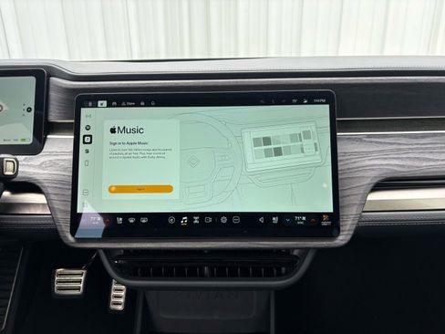 Used 2023 Rivian R1S Adventure image 24