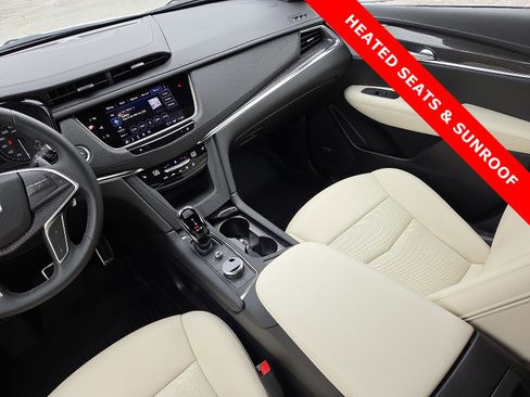 Used 2025 Cadillac XT5 Sportv w/ Technology Package image 12