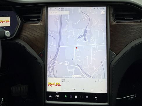 Used 2020 Tesla Model X Long Range AWD/4WD image 22
