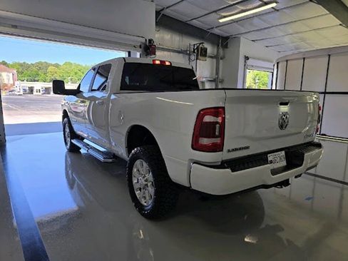 Used 2023 RAM 2500 Laramie AWD/4WD image 3