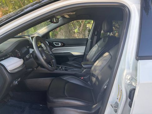 Used 2025 Jeep Compass Limited AWD/4WD image 28