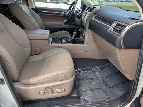 Used 2021 Lexus GX 460 Premium w/ Premium Package AWD/4WD image 27