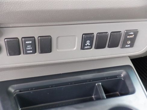 Used 2021 Nissan NV 2500 SV image 20