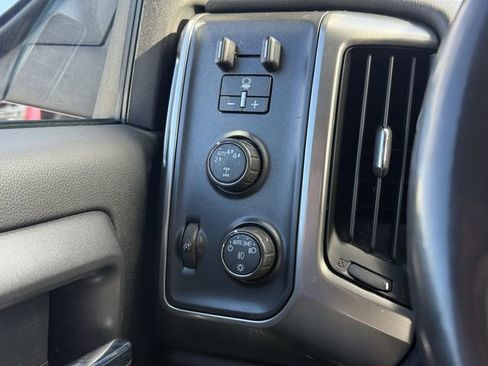 Used 2018 Chevrolet Silverado 1500 LT w/ All Star Edition image 25