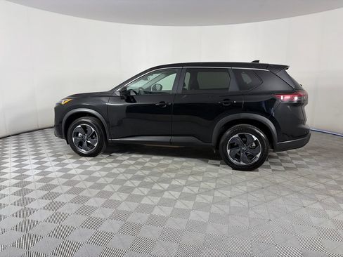 Used 2024 Nissan Rogue SV AWD/4WD image 4