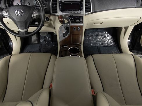 Used 2012 Toyota Venza XLE w/ XLE Premium Pkg image 34