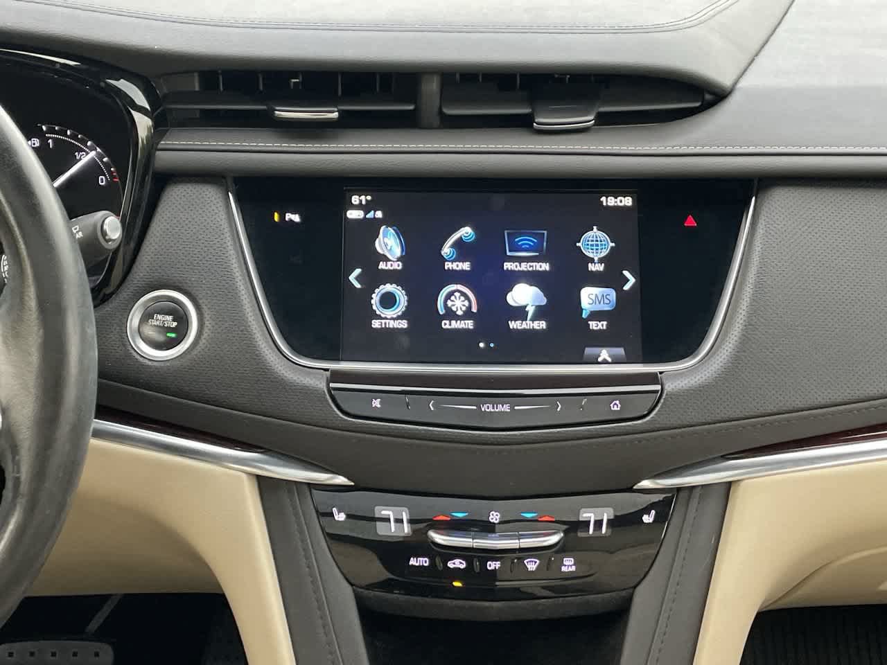Used 2019 Cadillac XT5 Luxury FWD image 13