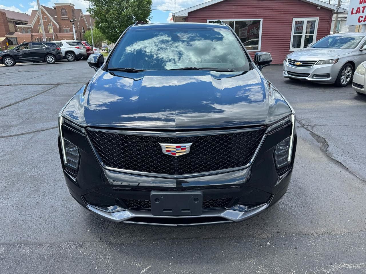 Used 2025 Cadillac XT4 Sport AWD/4WD image 2