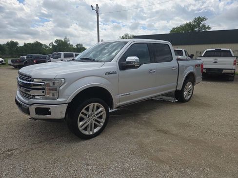 Used 2018 Ford F150 Lariat w/ Equipment Group 502A Luxury AWD/4WD image 4