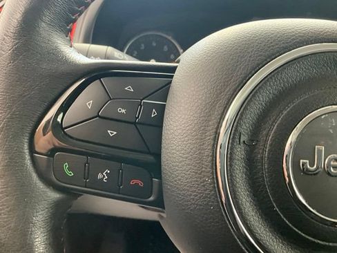 Used 2022 Jeep Renegade Latitude w/ Convenience Group AWD/4WD image 17