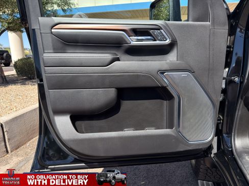 Used 2024 GMC Sierra 2500 Denali w/ Denali Reserve Package AWD/4WD image 16