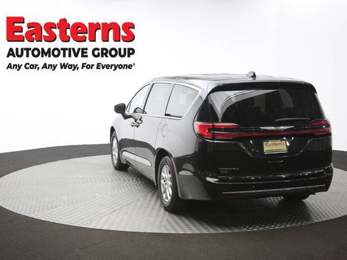 Used 2023 Chrysler Pacifica Touring-L FWD image 66