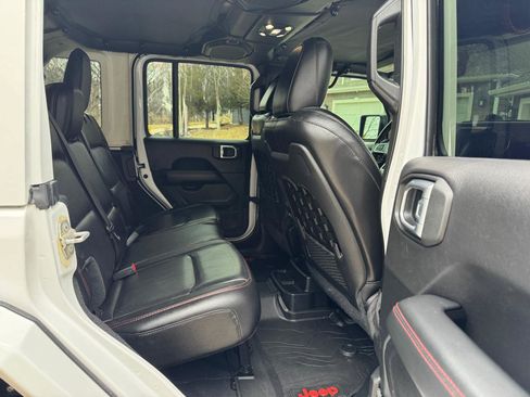 Used 2020 Jeep Wrangler Unlimited Rubicon w/ Uconnect 4C Nav & Sound Group image 23