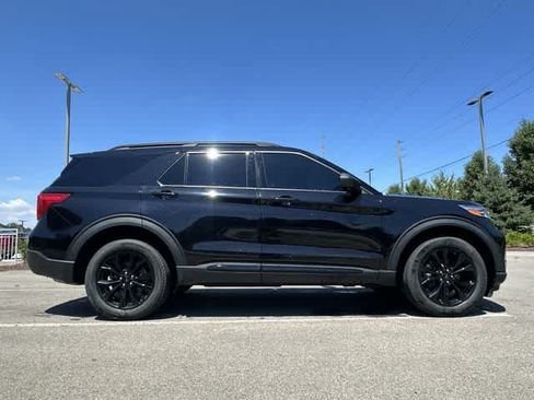 Used 2023 Ford Explorer XLT w/ Equipment Group 202A AWD/4WD image 3