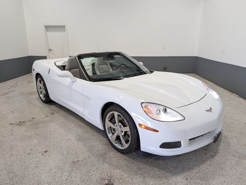 Used 2008 Chevrolet Corvette Convertible w/ Preferred Equipment Group RWD image 9