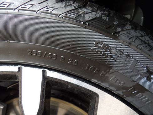 New 2026 Volvo XC60 T8 Plus w/ Protection Package Premier image 26