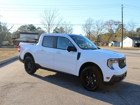 New 2026 Ford Maverick Lariat w/ Black Appearance Package image 2