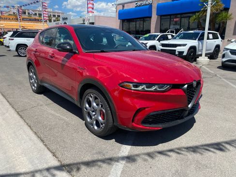 Used 2024 Alfa Romeo Tonale Veloce AWD/4WD image 3