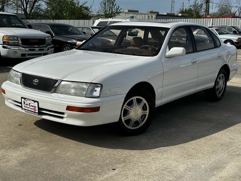 Used 1995 Toyota Avalon XLS image 10