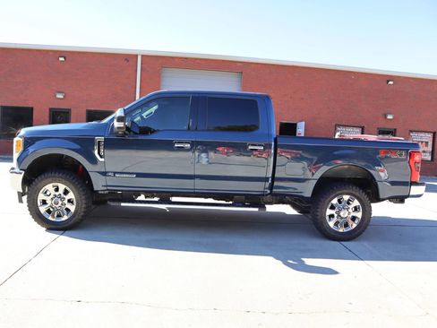 Used 2017 Ford F250 Lariat w/ Lariat Ultimate Package image 2