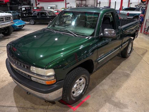 Used 2001 Chevrolet Silverado 1500 LS w/ Off-Road Chassis Pkg AWD/4WD image 15