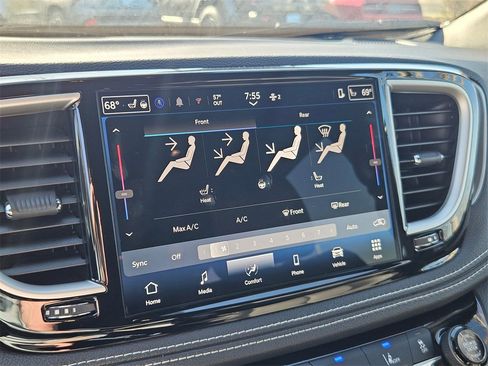 New 2026 Chrysler Pacifica Select image 22