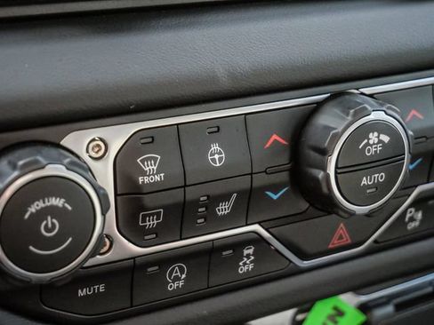 Used 2024 Jeep Wrangler Unlimited Sahara w/ Technology Group AWD/4WD image 34