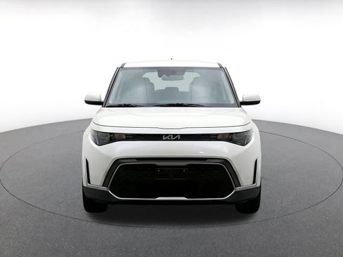 Used 2025 Kia Soul LX w/ LX Technology Package FWD image 2