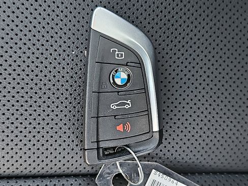 Used 2025 BMW 330i xDrive Sedan w/ M Sport Package AWD/4WD image 36