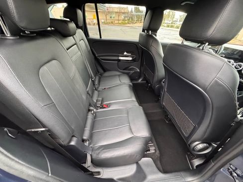 Used 2022 Mercedes-Benz GLB 250 image 17