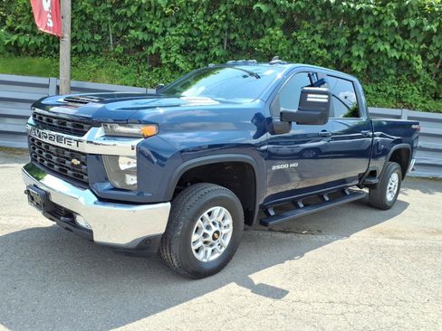 Used 2022 Chevrolet Silverado 2500 LT w/ Convenience Package AWD/4WD image 6