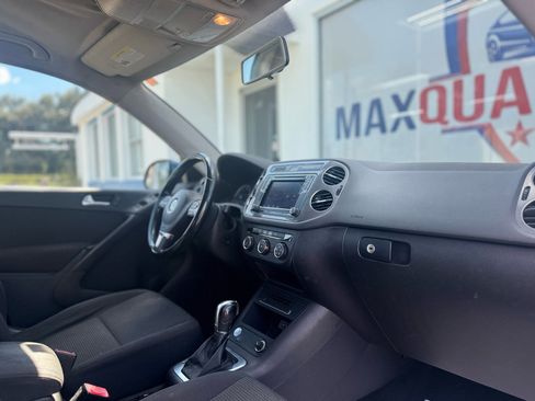 Used 2017 Volkswagen Tiguan Limited w/ Premium Package image 34