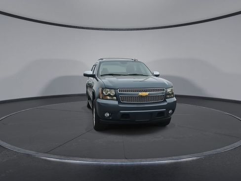 Used 2012 Chevrolet Avalanche LTZ AWD/4WD image 3