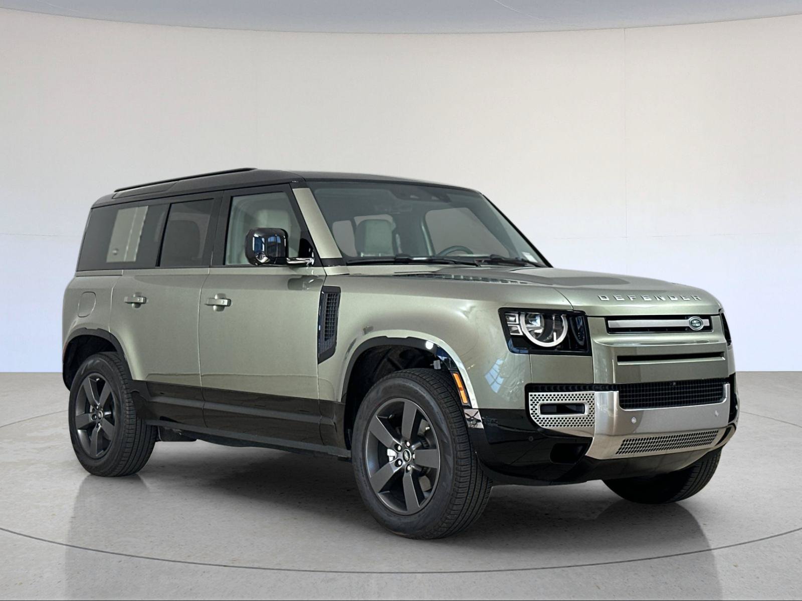 Used 2023 Land Rover Defender 110 S AWD/4WD image 8