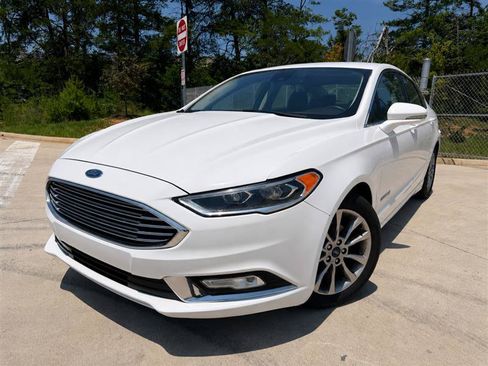 Used 2017 Ford Fusion SE w/ Equipment Group 602A FWD image 1