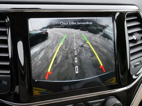 Used 2020 Jeep Grand Cherokee Limited w/ Luxury Group II image 30