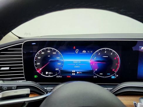 Used 2024 Mercedes-Benz GLS 450 4MATIC image 24