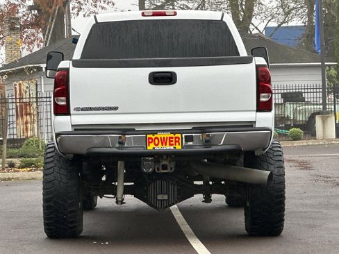 Used 2006 Chevrolet Silverado 2500 LT w/ Heavy-Duty Power Package image 5