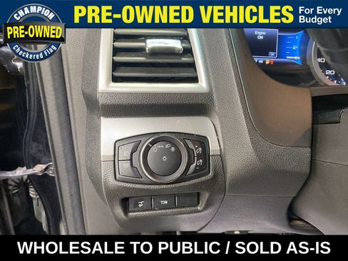 Used 2014 Ford Explorer XLT w/ Equipment Group 202A AWD/4WD image 18