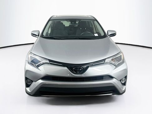 Used 2018 Toyota RAV4 XLE FWD image 2