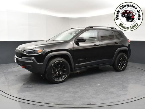 Used 2022 Jeep Cherokee Trailhawk w/ Sun, Sound & Nav Group AWD/4WD image 3