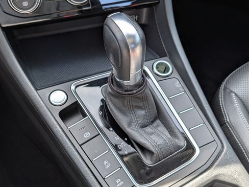 Used 2019 Volkswagen Jetta SEL Premium FWD image 24