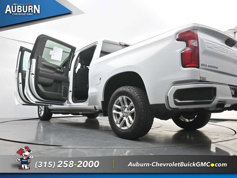 Used 2022 Chevrolet Silverado 1500 RST AWD/4WD image 38