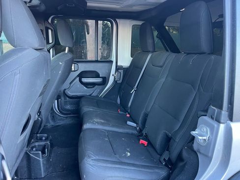 Used 2018 Jeep Wrangler Unlimited Sport S image 12