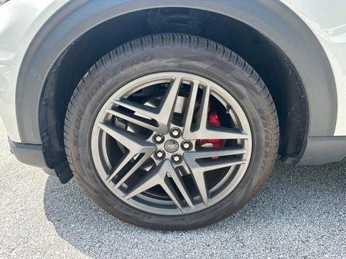 Used 2025 Ford Explorer ST w/ Sun And Sound Package AWD/4WD image 36